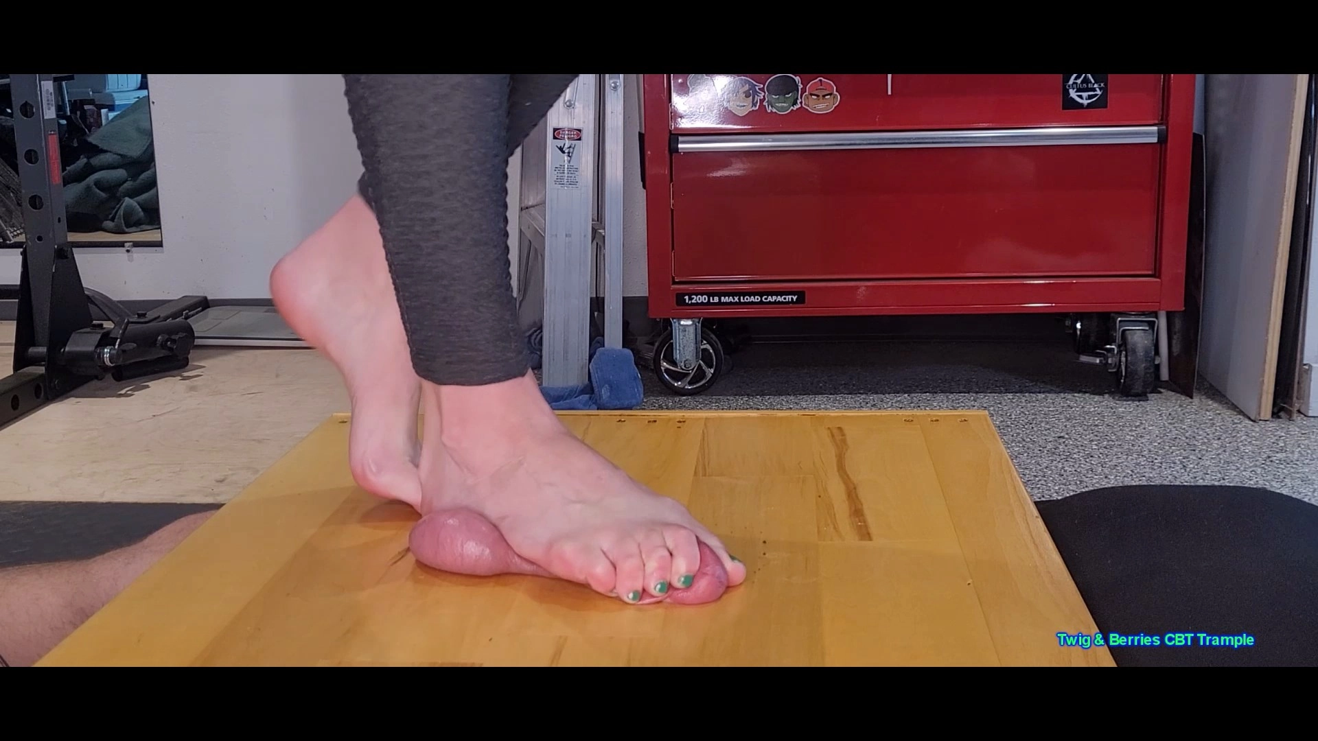 Twig And Berries CBT Trample – Sole Squishing